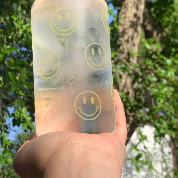 Smiley face glass cup - Picture 2 of 3